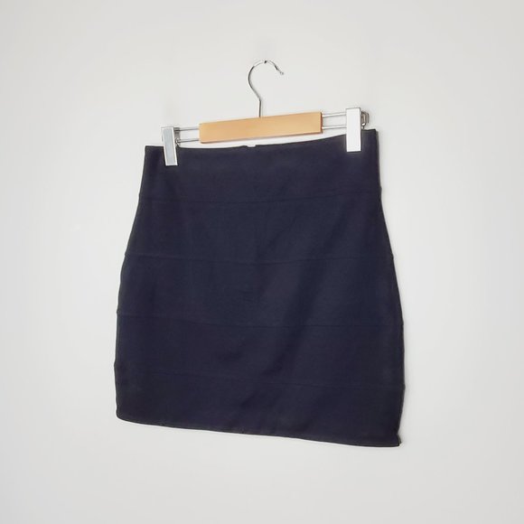 ARITZIA TALULA Black Stretch Bandage Mini Skirt - Picture 2 of 11